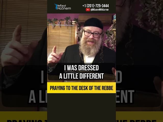 Praying to the desk of the Rebbe 🫢 Is Lubavitcher Rebbe still ALIVE?! #shorts #torah