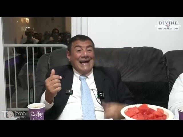 מי שמורד בקבה איך אפשר לאהוב אותו - בתל אביב