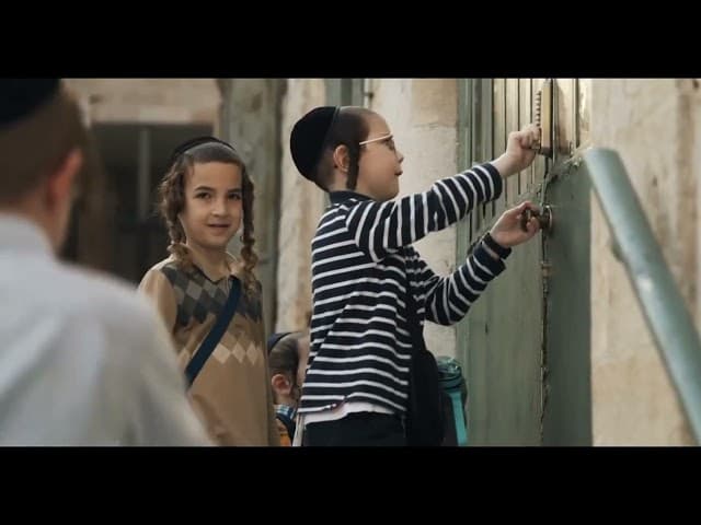 LEARNING TORAH LIFE FROM A BABY (A BeEzrat HaShem Inc. Film)