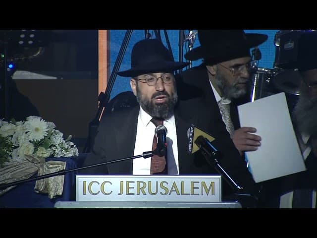 הרב זכאים על מסיימי הש"ס החדשים