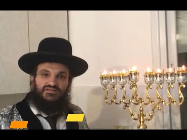 הרב אפרים כחלון מברך את תורמי ארגון בעזרת השם בנר השמיני של חנוכה