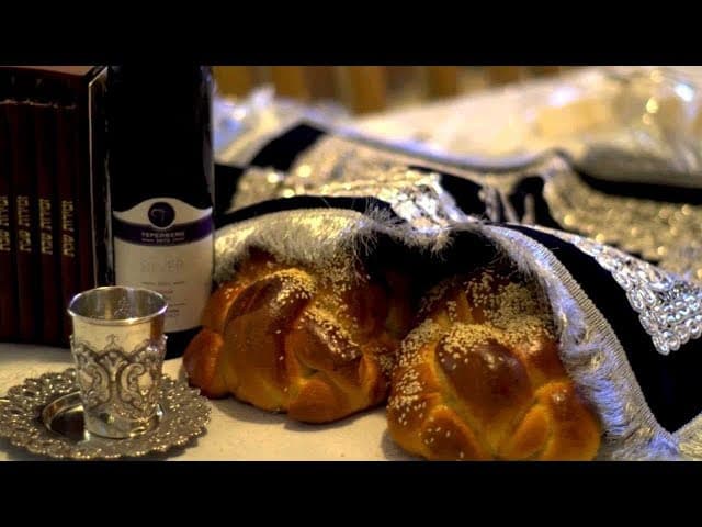 The Proper Way To Sing Shalom Aleichem