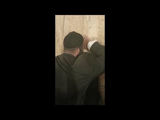 Rabi Yaron Reuven Berdoa Untuk Anda Di Kotel